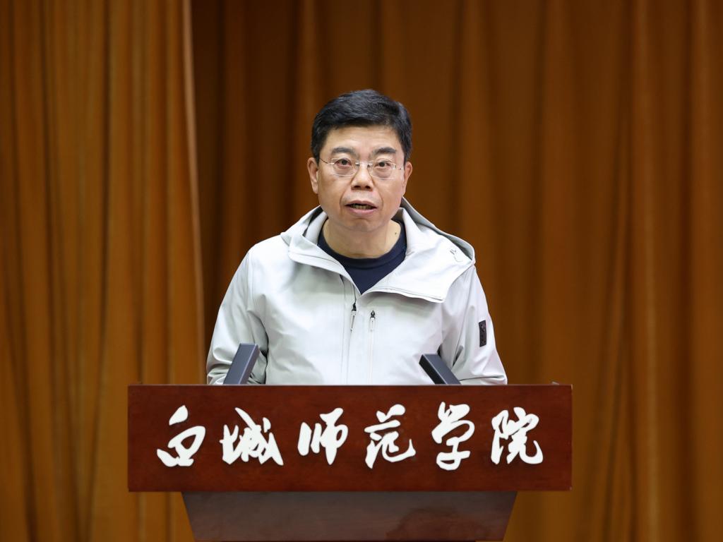 周刚.jpg 周刚.jpg