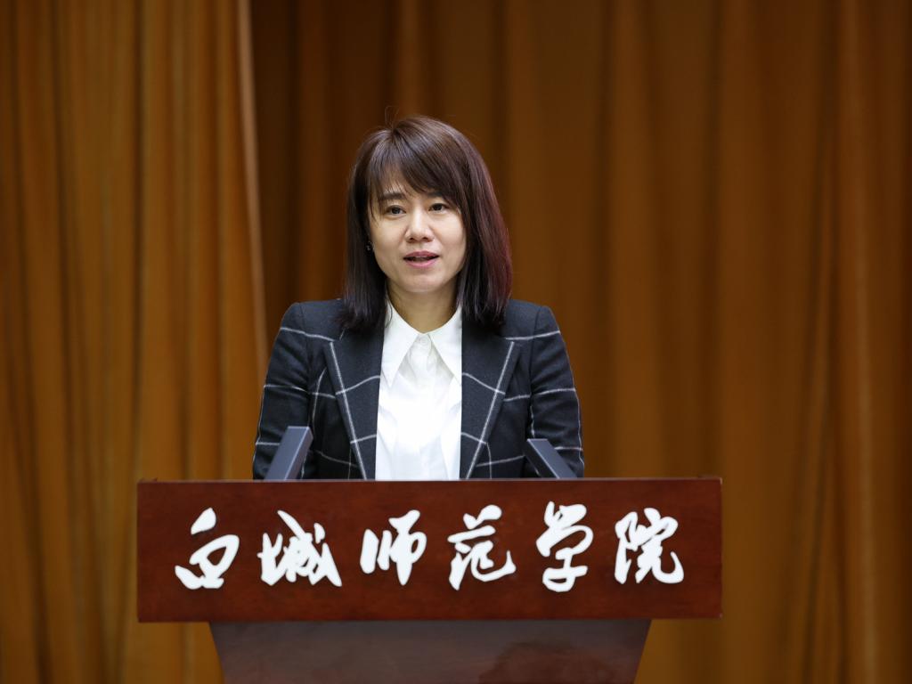 张晓丹.jpg 张晓丹.jpg