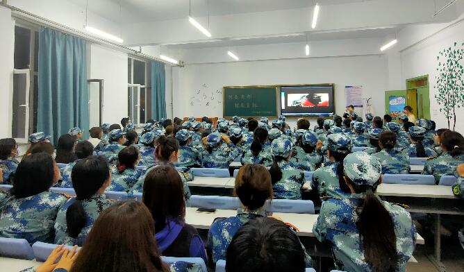 生命科学学院2021级新生观看宣传片.jpg 生命科学学院2021级新生观看宣传片.jpg