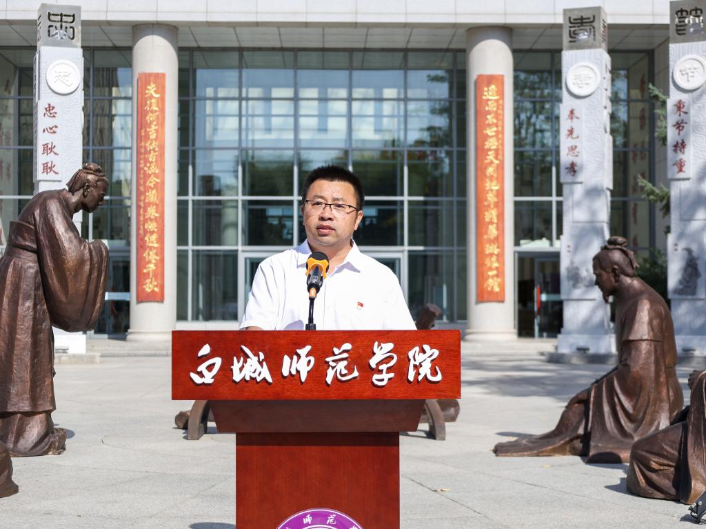 车书记 讲话.jpg 车书记 讲话.jpg
