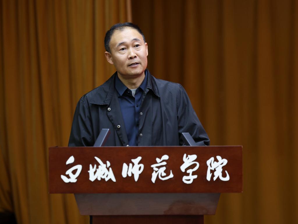 周建新.jpg 周建新.jpg